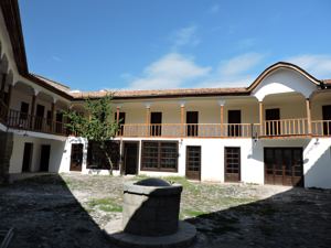 Korçe - Elbasann Inn (2016)