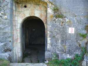 Forte Corbin - Ingresso alla polveriera sotterranea (S.Barbara)