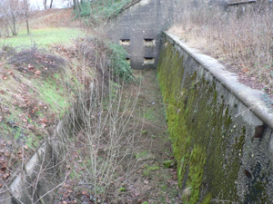 Forte Fagagna - feritoie di difesa del fossato