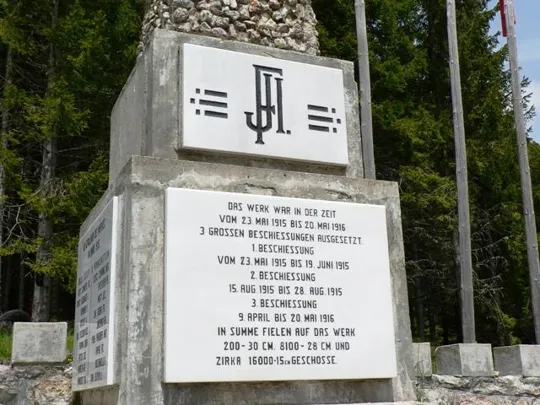 Forte Luserna - Monumento ai caduti