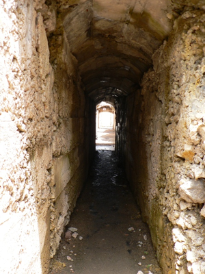 Forte Luserna - Corridoio strettissimo rinforzato dopo la ricostruzione