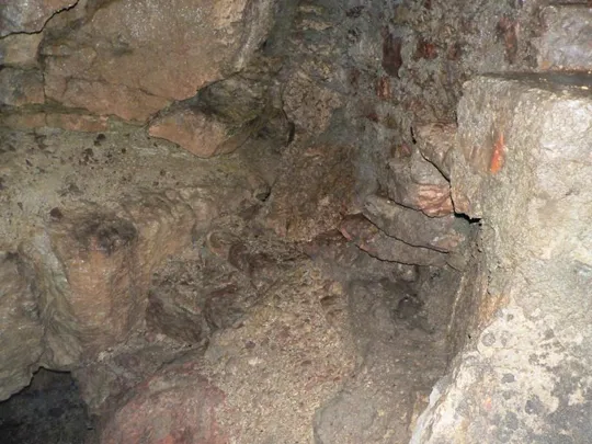 Grotta dell'elefante - Gradini in roccia