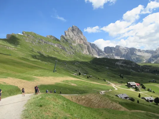 Uscita dal sentiero e strada verso Baita Mastle