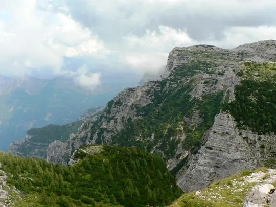 Monte Ortigara - Attorno al cippo Austriaco