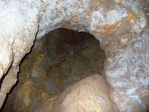 Novegno - Priforà - grotta naturale