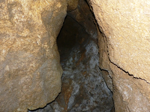 Novegno - Priforà - Grotta naturale