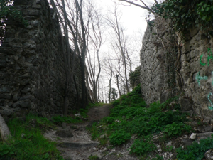 Rocca Pendice - Ingresso al castello