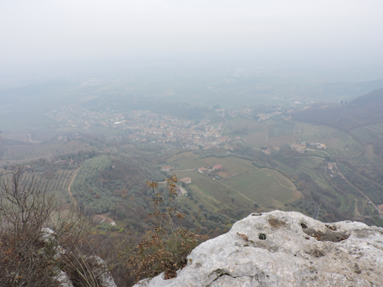 Vista "nebbiosa" dalla cima del Monte della Cengia