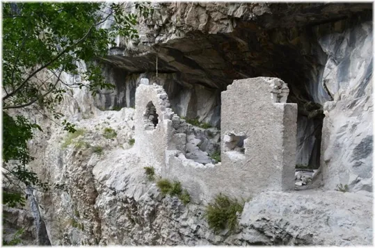 Bosco Caproni - le cave basse