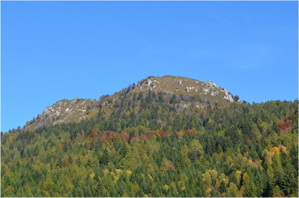 Il monte Durmont visto dal Paese di Pelugo