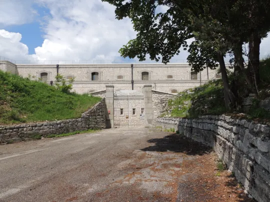 Cancello d'ingresso al forte